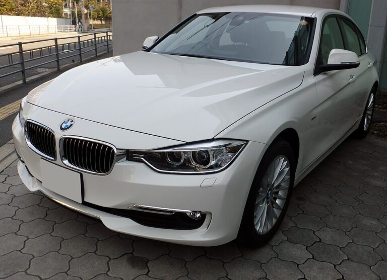 BMW F30